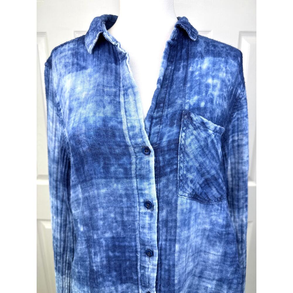 Cloth & Stone Blue Tie Dye Button Front Blouse M Lightweight Boho Top - Picture 3 of 7